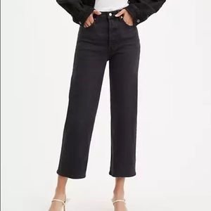Levi’s Ribcage Straight Ankle Jeans